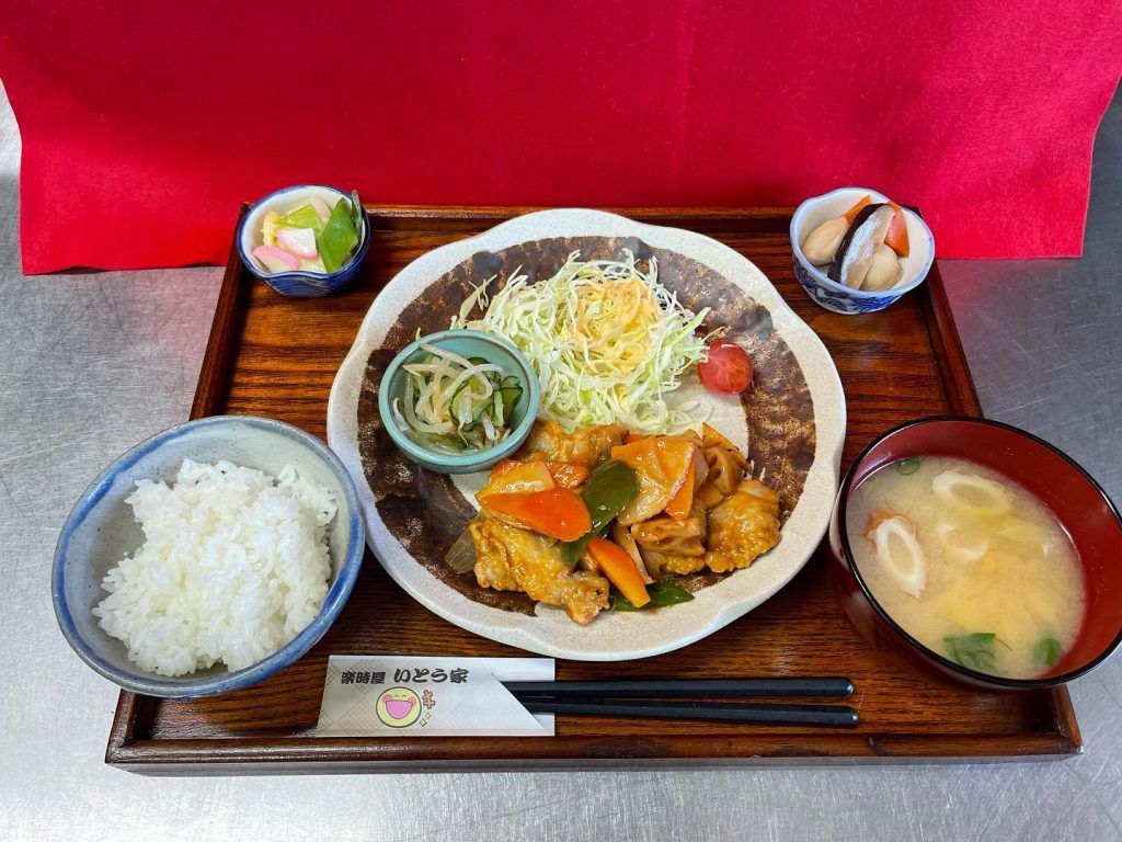 こんにちは今日は酢豚定食です